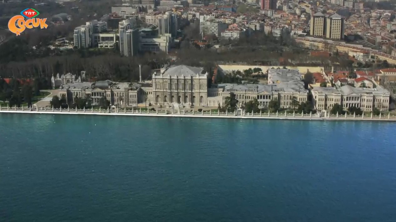 Dolmabahçe Sarayı
